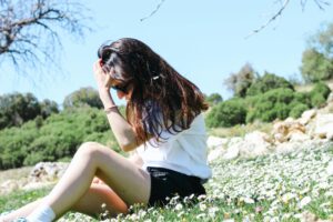 mujer triste duelo mascota psicologo terapia lleida