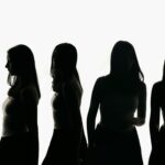 autoestima y redes sociales, mujer pensativa y con dudas